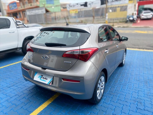 Imagem 6 de 8 de Hb20 1.6 Comfort Plus 16v Flex 4p Automático