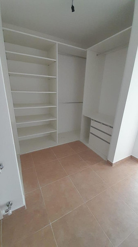 Venta Departamento 2 Dormitorios En Jujuy Al 300. Nqn Capital.