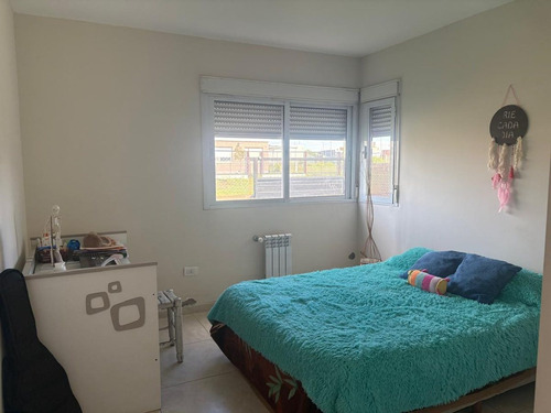Venta Casa En Cañitas Ll, Con Patio Y Pileta.