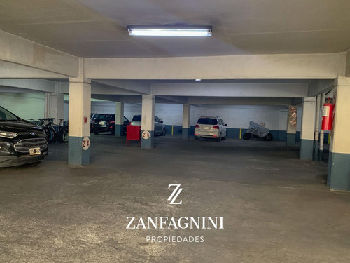 Se Vende Cochera En Ciudad De Mendoza. Excelente Ubicación -