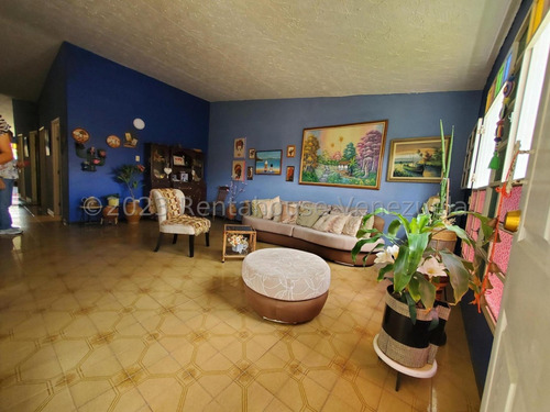 Rafael Carrasquel Vende Hermosa Y Amplia Y Acogedora Casa Ubicada En Zona Estratégica De Cabudare, Urbanización Las Mercedes, Lara Rc