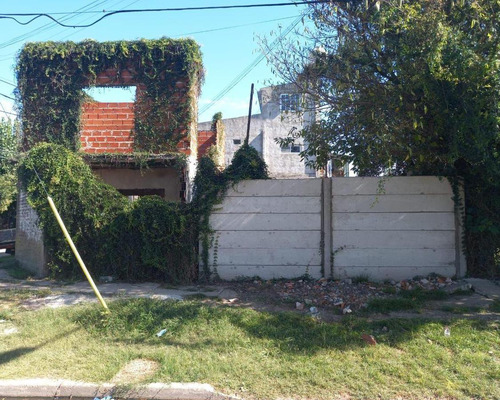 Se Vende Terreno Con Mejoras En Villa De Mayo