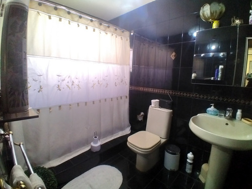 Solida Casa De Dos Pisos En Miraflores Bajo