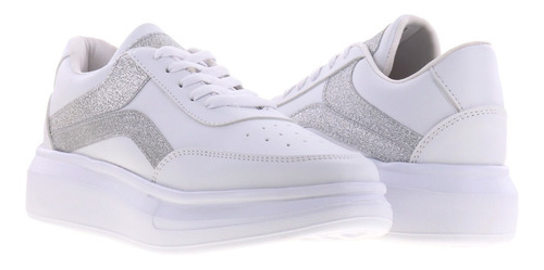 Imagen 1 de 4 de Tenis Casuales Con Aplicaciones De Glitter Plateado