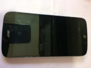 Teléfono Acer Liqued Jade Z S57. Detalla Le Faltan Botones Laterales, Y La Lógica Se Calienta De Lo Demás Esta Bien.