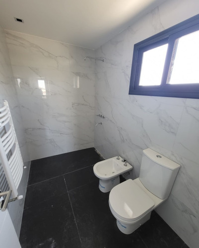 Imagen 3 de 30 de La Cascada Country Golf, Casa En Venta, 3 Dormitorios, 3 Baños, Cochera Para 3