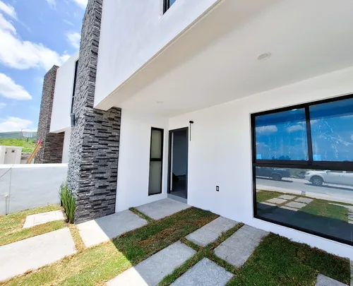 Casa En Renta En Zarú Frente Al Fraccionamiento Zakia - El Marques. Queretaro