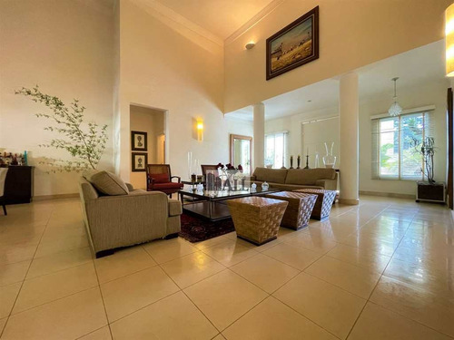 Casa À Venda Condomínio Flamboyant 4 Dormitórios E 4 Vagas - V7941