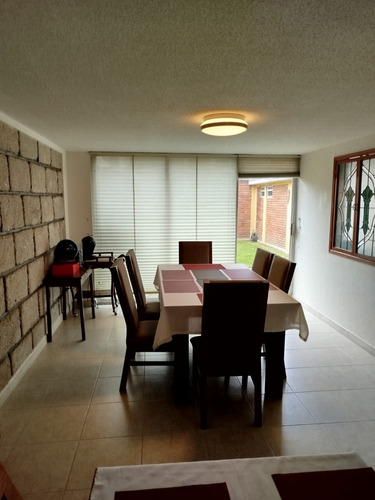 Preciosa Casa Con Tres Recamaras Cada Una Con Baño Completo, Jardín, Amplias Sala Y Comedor; A 30 Minutos De Santa Fe, Ciudad De México.