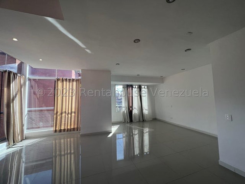 Apartamento En Alquiler En Campo Alegre Cod. 24-12877 Lm