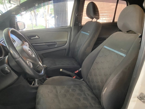 Volkswagen Fox 1.6 MI SELEÇÃO 8V FLEX 4P MANUAL