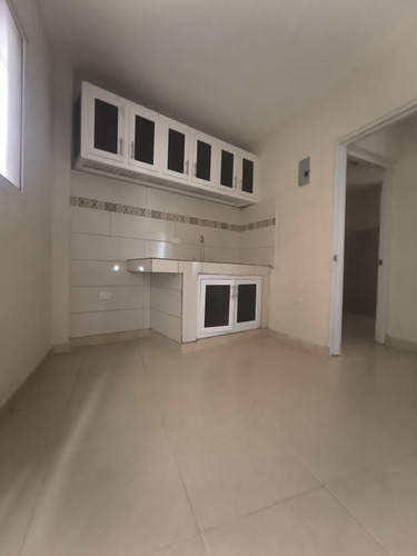 Apartamento De Una Sola Habitación Un Baño Sala Cocina Comed