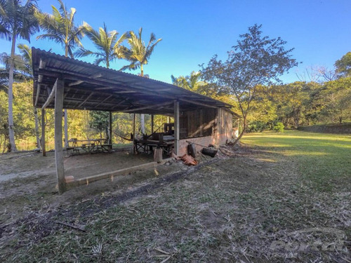 Linda Chácara Na Cidade De Barra Velha, No Bairro Itinga Ii, Na Antiga Estrada Do Ouro, Numa Transversal Da Rua João Pedro De Oliveira, Com Área Total De 30.004,50m²,medindo Em 120,50m Ao Leste, Medi