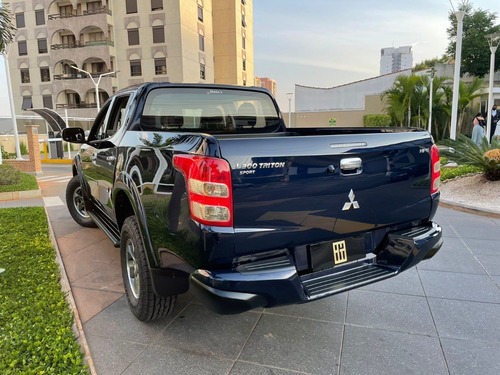 Imagem 4 de 13 de Mitsubishi L200 Triton 2.4 16v Turbo Diesel Sport Hpe Cd
