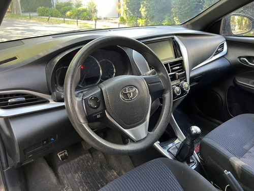 Imagen 11 de 15 de Toyota Yaris 1.5 Xli Mt