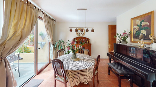 Casa En Venta En Condominio De 4 Dormitorios 4 Baños 2 E