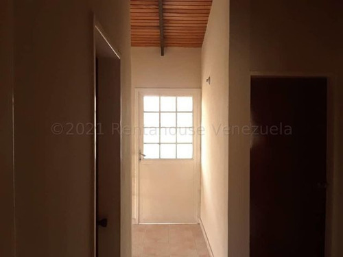 Imagen 14 de 30 de Casa En Venta Cabudare Lara Rah. 23-18786 // Invierta Seguro Con Rentahouse//