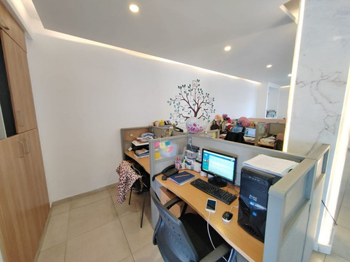 Oficina En Venta, Satélite, 109 M2