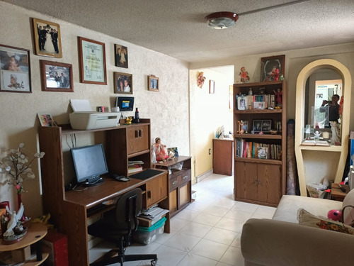 Casa En Venta En Los Reyes Ixtacala 3 Recámaras, Estudio, 1.5 Baños, Un Auto