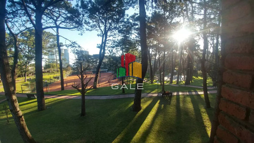 Edificio Pharos Arcobaleno