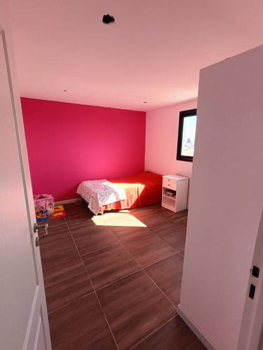 Casa En Venta - 3 Dormitorios 2 Baños - 380mts2 - San Vicente