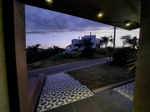 Vendo Espectacular Casa En Country Cinco Lomas 9 Ambientes. Inigualable