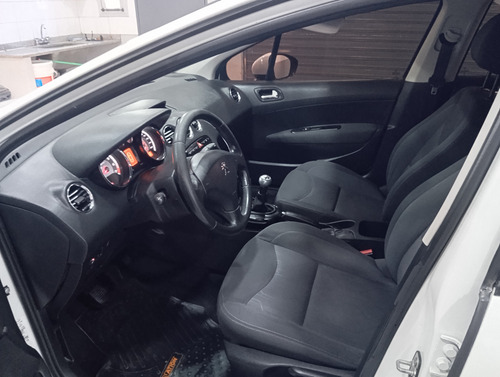 Peugeot 408 2.0 Allure 143cv