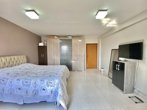 Imagem 24 de 30 de Guará 2 Sobrado Com +/- 450m² De Área Construída Em Um Terreno De 200m² De Área Total, São 7 Quartos Sendo 2 Suítes. - Villa132661
