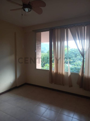 Century21 Guataparo Bienes Raices Vende Apartamento