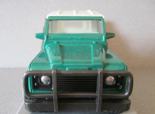 Antiguo Auto De Coleccion Land Rover 90      1:32 T