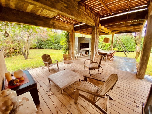 Venta De Casa 4 Dormitorios En La Arbolada, Punta Del Este