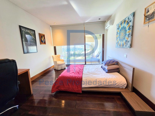 Casa Mediterránea En Prestigioso Y Seguro Condominio
