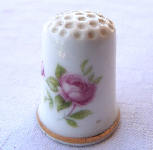 Monijor62-antiguo Coleccion Dedal Porcelana Anna England (Usado)