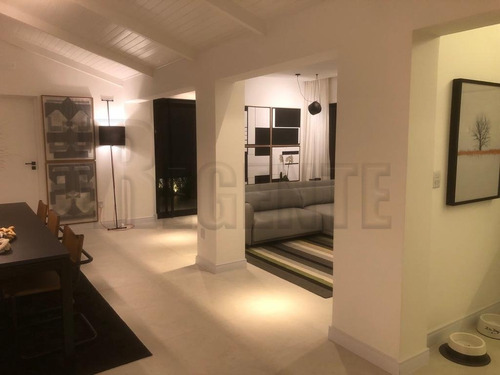 Imagem 7 de 15 de Casa Com 4 Quartos A Venda No Bairro Jurere Internacional Em Florianopolis - V-83470