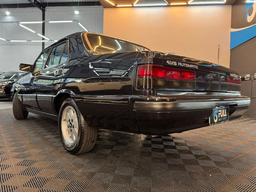Opala Diplomata Automático