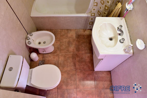 Super En Precio! 1750u$s/m2 Departamento De 3 Ambientes 5 Años De Antig.