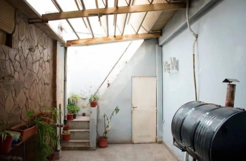 Imagen 6 de 17 de En Venta Casa De Pasillo Con Patio. No Ph.