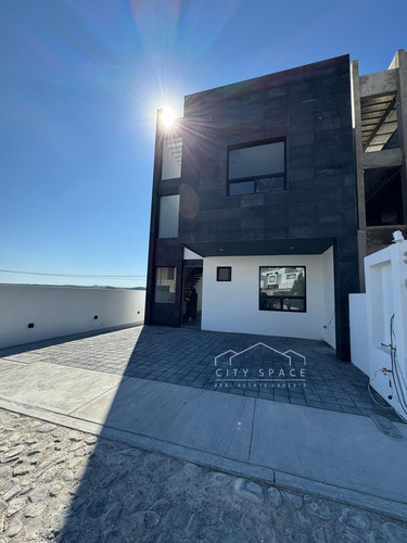Casa En Venta En Querétaro