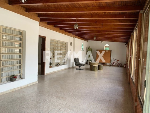 Imagen 2 de 8 de Venta De Casa En Urbanizacion Santa Monica