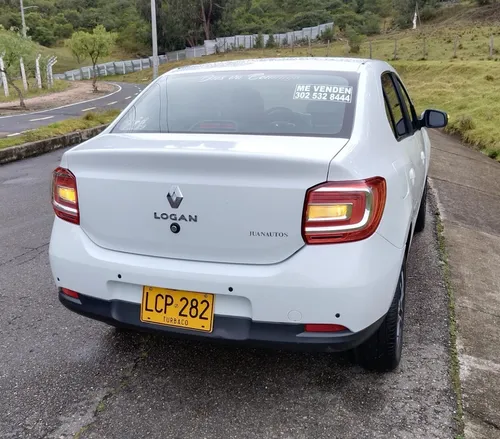 Renault Logan 1.6 Privilege / Intens