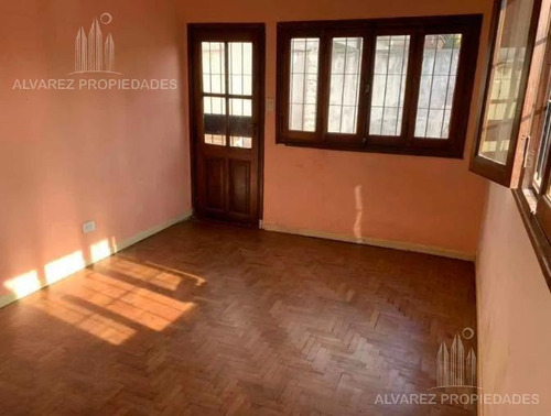 Imagen 2 de 8 de Casa - Castelar Norte