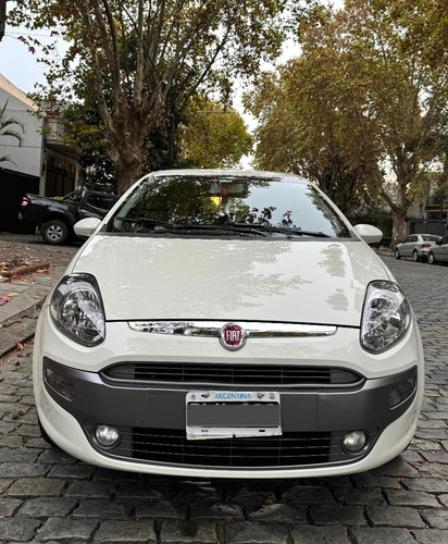 Fiat Punto 1.6 Essence Uconnect + Nav