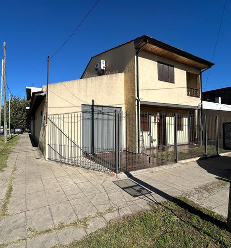 Venta Casa 5 Ambientes + 2 Locales Hurlingham
