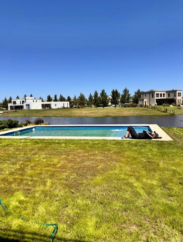 Venta De Casa En El Naudir A La Laguna