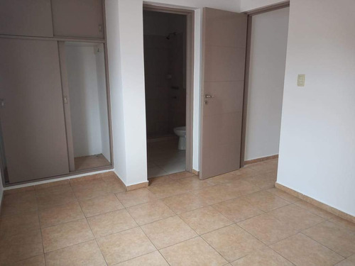 Vendo Departamento En Alto Alberdi - Sol De Mayo 864 - Cocina Kitchenette Dormitorio Con Baño En Sui