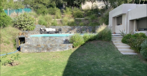 Casa En La Rufina Zona Baja 4 Dormitorios Una Planta Dependencia