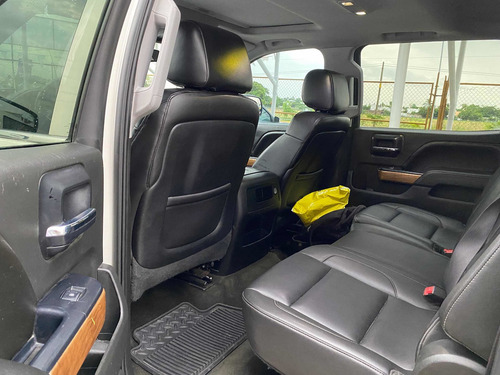 Imagen 13 de 15 de Chevrolet Cheyenne 5.3 2500 Doble Cab High Country 4x4 Mt