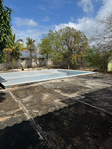 Casa Ideal Para Eventos Con Gran Terreno En Mérida.