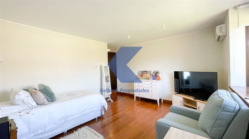 Casa En Venta De 6 Dorm. En Brisas De Chicureo