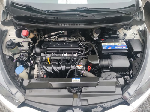 Hyundai HB20 1.6 COMFORT PLUS 16V FLEX 4P AUTOMATICO